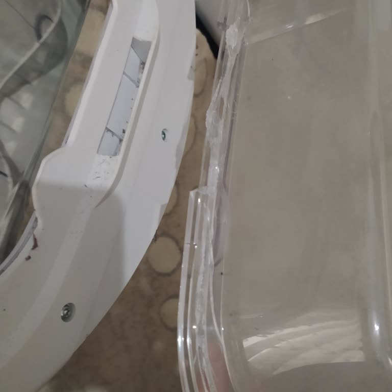 Kurutma Performansı Yetersiz Ve Su Haznesi Kolayca Kırılıyor