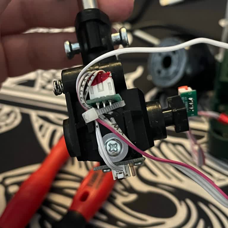 Üretim Hatası Vites Kablolarını Kesti, Ürün Kullanılamaz