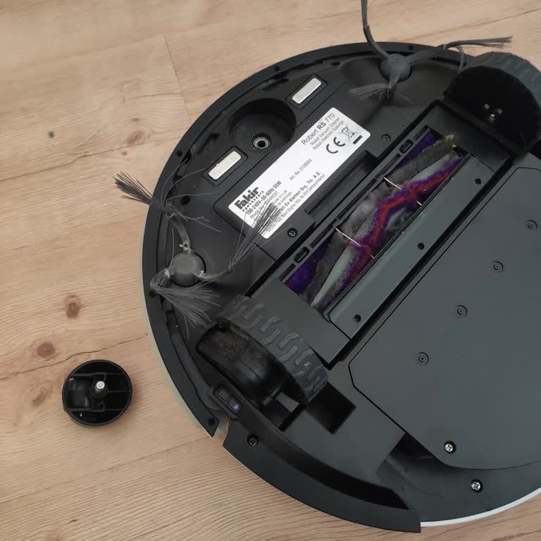 RS 770 Robot Süpürge Şarj Ve Performans Sorunlarıyla İşlevini Yitirdi