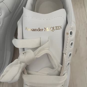 Ayakkabı Görseldekiyle Uyuşmuyor, Sert Ve İade Talebine Yanıt Almıyor