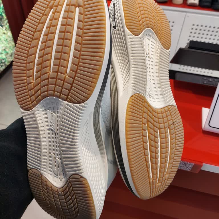 Sadece Bir Günlük Kullanımda Ayak Vuran Skechers Ayakkabı İçin Değişim Talebim Reddedildi