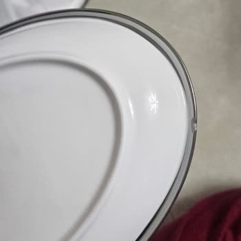 Karaca Sıfır Ürün Diye Aldığım Yemek Takımından Hasarlı Parçalar Çıkması