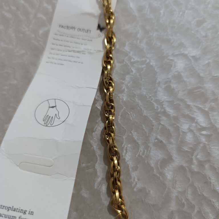 Görseldeki Bileklikle Gelen Kalitesiz Ürün Ve Yanıtsızlık