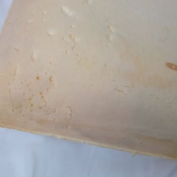 Kirli Ve Kötü Koku Yayan Deforme Viskon Yastıklar İçin Değişim Talebi