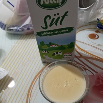 Sütaş Sütündeki Kırmızı Renk Ve Yoğun Koku Güveni Sarsıyor