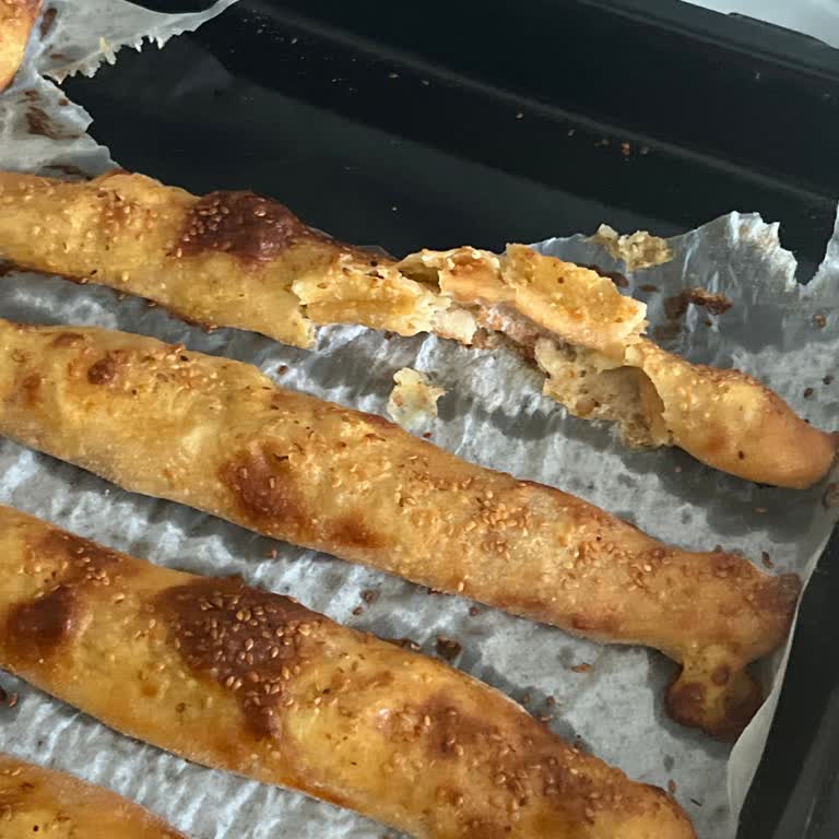 Viora Pişirme Kağıdı Böreğe Yapıştı, Ürün Kalitesi Sorgulanıyor