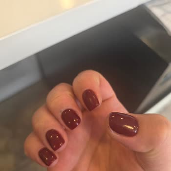 Glam Life Güzellik Merkezi Kalıcı Ojenin Duruşu&nbsp; Estetik Değil, Tırnaklarım Bakımsız Gibi Görünüyor