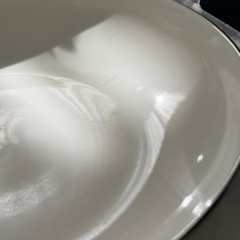 Karaca Züccaciye Ürünlerin Arkasında Asla Değil