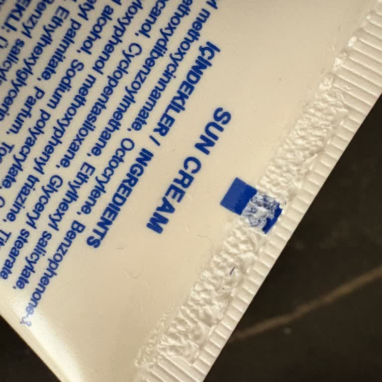 Tanura Güneş Kremi Son Kullanma Tarihi Kasıtlı Olarak Kazındı