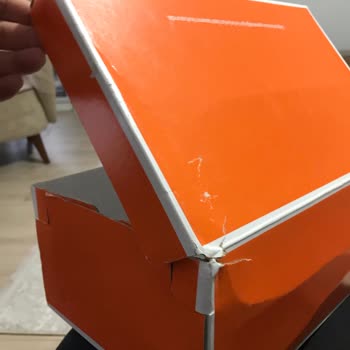 FLO’dan Gelen Kullanılmış Ve Yırtık Ayakkabı İçin Hızlı Değişim Talebi