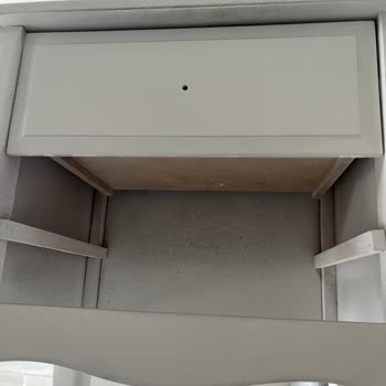 Geciken Teslimat Ve Kalitesiz Komodin Şikayeti