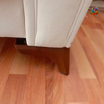 Üretim Hatası Nedeniyle Ayıplı Kanepe Ve Koltuk Takımı İçin Acil Değişim Talebi