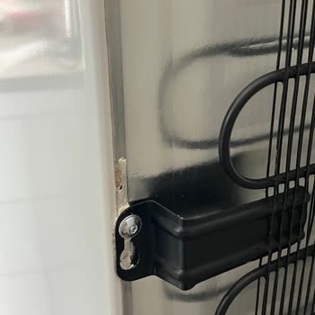 Media Markt'tan Gelen Hasarlı Buzdolabına İade Ve Değişim Talebi