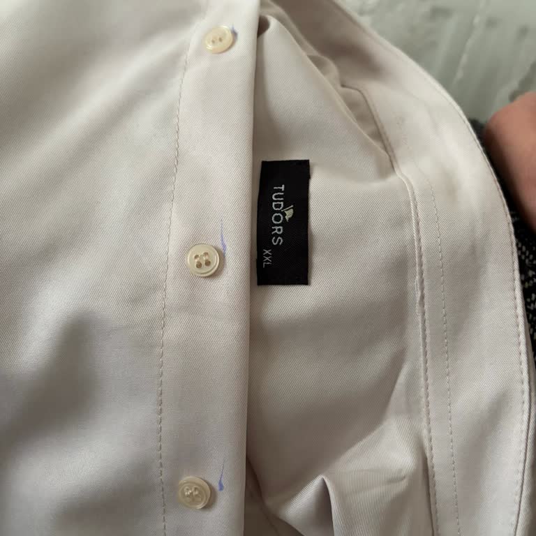 Tudors Gömlek Lekeli Çıkması Beni Hayal Kırıklığına Uğrattı