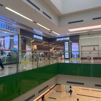 Adidas Ankamall Mağazasında Müdür Ve Personelin Tehdit Ve Hakaret Davranışı