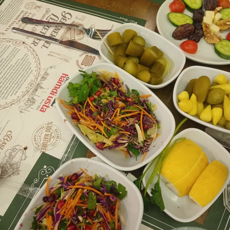 Dönerci Hamdi Usta 40 Dakika Yemeklerimizi Servis Etmediler