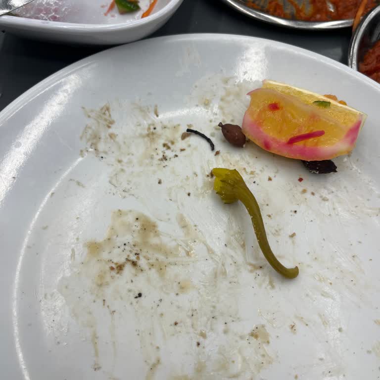 Pendik Şubesinde Soğuk Köfte Ve Uzun Bekleme