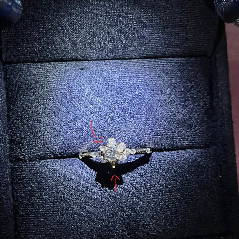 Blue Diamond Lotus Model Yüzüğünde Taş Düşmesi Ve İşçilik Hatası