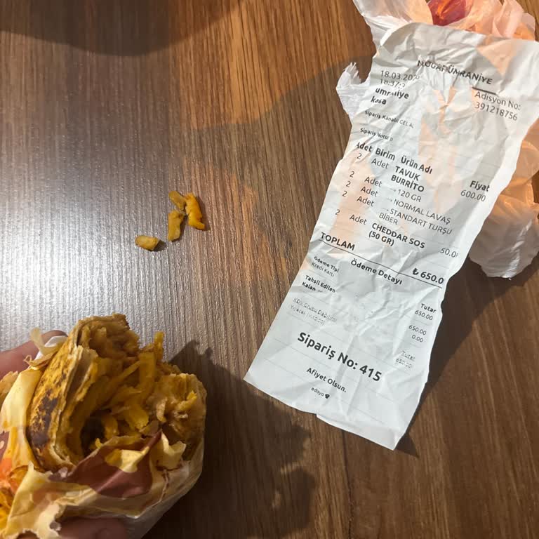 İftar Çılgınlığında Hazır Bekletilen Paket Yemek