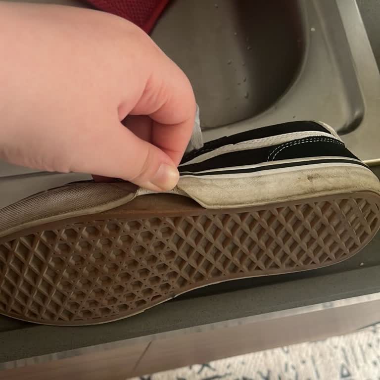 Neomarin AVM’deki Vans Ayakkabım İçin Tutarsız Değişim Kararı