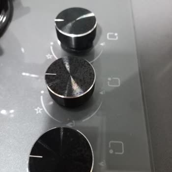 İlk Kullanımda Düğmelerde Oluşan Lekeler İçin Çözüm Talebi