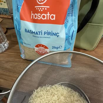 Pirinçte Ölü Sinek Ve Kalitesiz Ambalaj: Gıda Güvenliği Sorunu