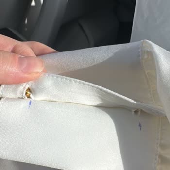 Lekeli Gömlek Ve Saygısız Müşteri İletişimi