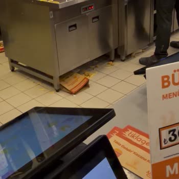 Popeyes Maltepe’de Hijyen Sorunu Ve Mayonez İhlali