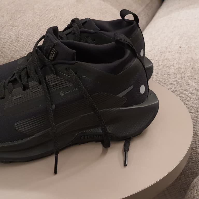 Ayakkabının Sol Tarafındaki Aşırı Baskı Ve Değişim Reddi