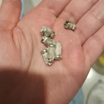 Un İçindeki Metal Parça Gıda Güvenliğini Tehdit Ediyor