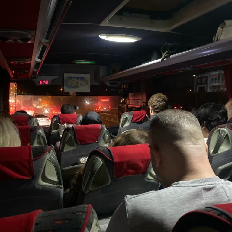 İki Saat Gecikme Ve 2+2 Koltuk Düzeni Değişikliği Şikayeti