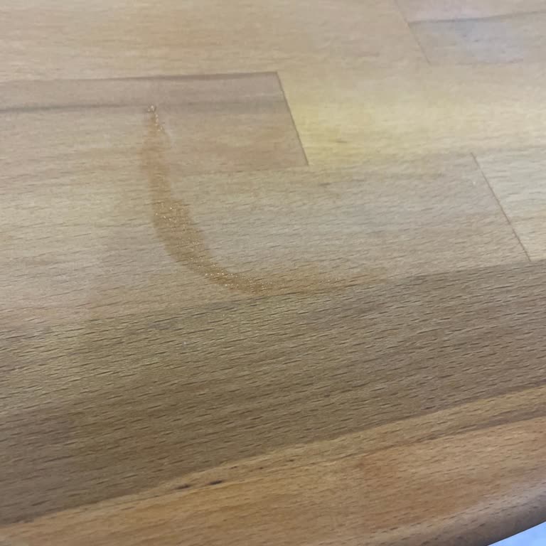 Su Damlatıldığında Kalıcı Leke Bırakan Sehpa İçin İade Talebi