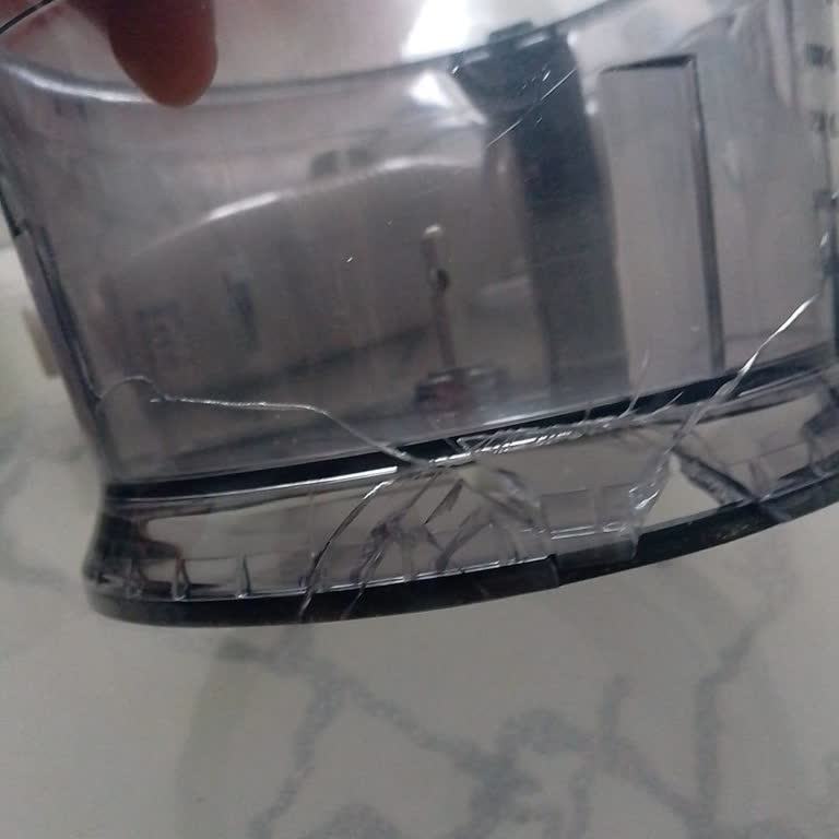 Garanti Altındaki Mutfak Robotunun Tamir Sonrası Kırılan Haznesi İçin Değişim Ve İade Talebi