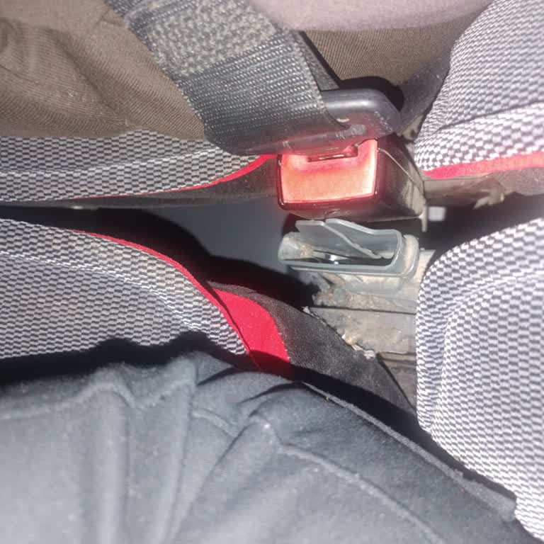 Obilet Cam Kenarı Koltuğu Değiştirildi Ve Emniyet Kemeri Eksik