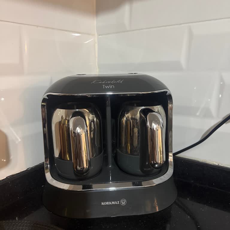 Korkmaz Kahve Makinesinin Düşük Sıcaklığı Ve Çekirdek Lekeleri Keyfi Bozuyor