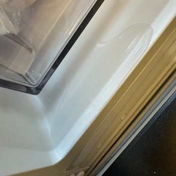 Arçelik Buzdolabında Sebzelik Suyunun Akması Normal Sayılıyor Ve Ciddiyetle Ele Alınmalı