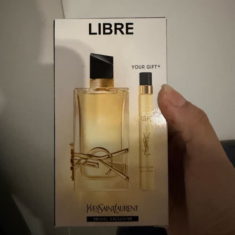 Yves Saint Laurent Hediye Canta Verilmemesi