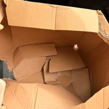 Altın Kuş Eşarp Kargonun Tamamen Boş Gönderildiğini Gördüm