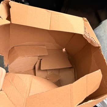 Altın Kuş Eşarp Kargonun Tamamen Boş Gönderildiğini Gördüm