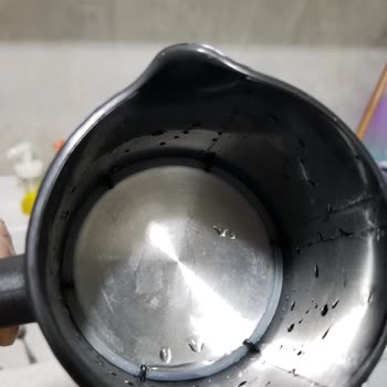 Yeni Kahve Makinesinin Çelik Tabanındaki Çizikler Kalite Şikayeti