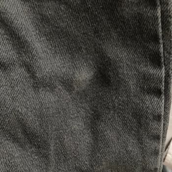 Mağazada Görülen Beyaz Leke İçeren Pantolon İçin Değişim Talebi