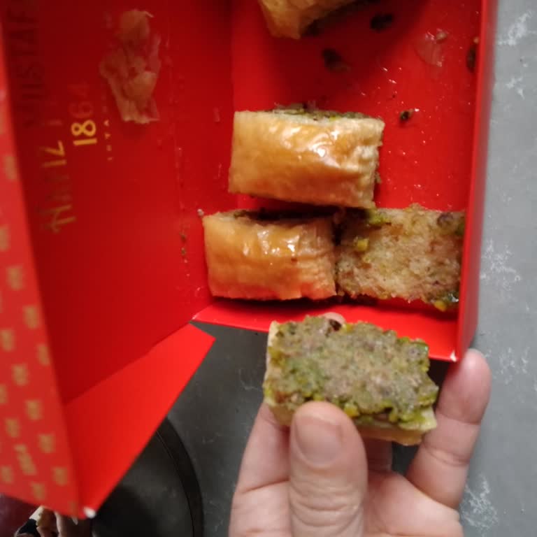 Yüksek Fiyatına Rağmen Kalitesi Orta Olan Baklava Şikayeti