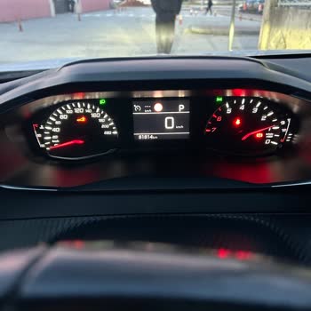 Peugeot 2008 Müzmin Arızası Çözülmüyor, Geri Çağrı Yapılmıyor