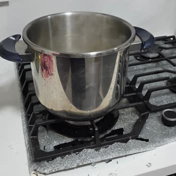 Ferre Ankastre Ocakta Cam Patlaması Tekrar Yaşandı, Garanti Değişimi Talep Ediliyor