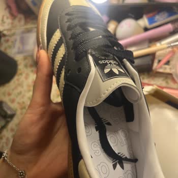 Kalitesiz Adidas Ayakkabı Ve Cevapsız Destek Hattı Nedeniyle İade Talebi