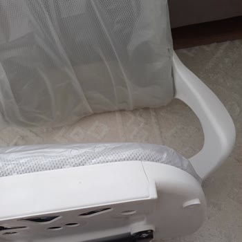 Hasarlı Sandalye İadesi Reddedildi, DHL Soğanlık Şubesi Yanıltıyor