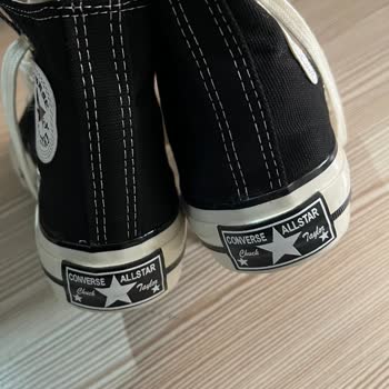 Dolap Üzerinden Satın Alınan Converse Ayakkabının Orijinal Olmaması ve İade Talebi