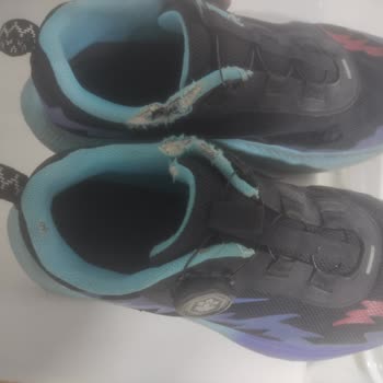 Kütahya Mağazasında Çocuk Ayakkabısının 25 Gün İçinde Yırtılması Ve Değişim Talebi