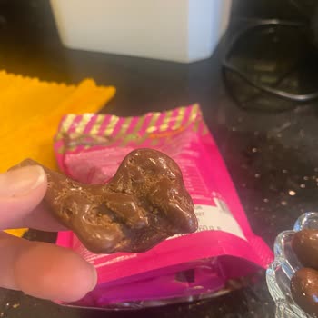 Kahve Dünyası Çikolatasında Şekilsiz Parça Çocuk Sağlığını Tehdit Ediyor