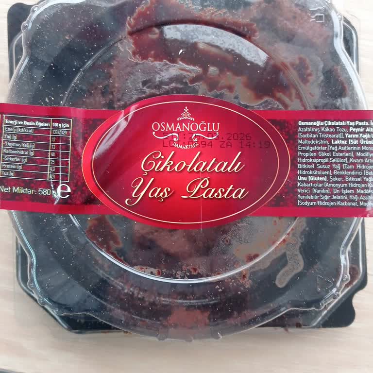 BİM'den Bozuk Tatlı, Son Kullanma Tarihi Yakın Olmasına Rağmen